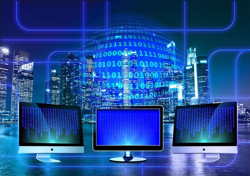 ordinateurs connectes sur le web